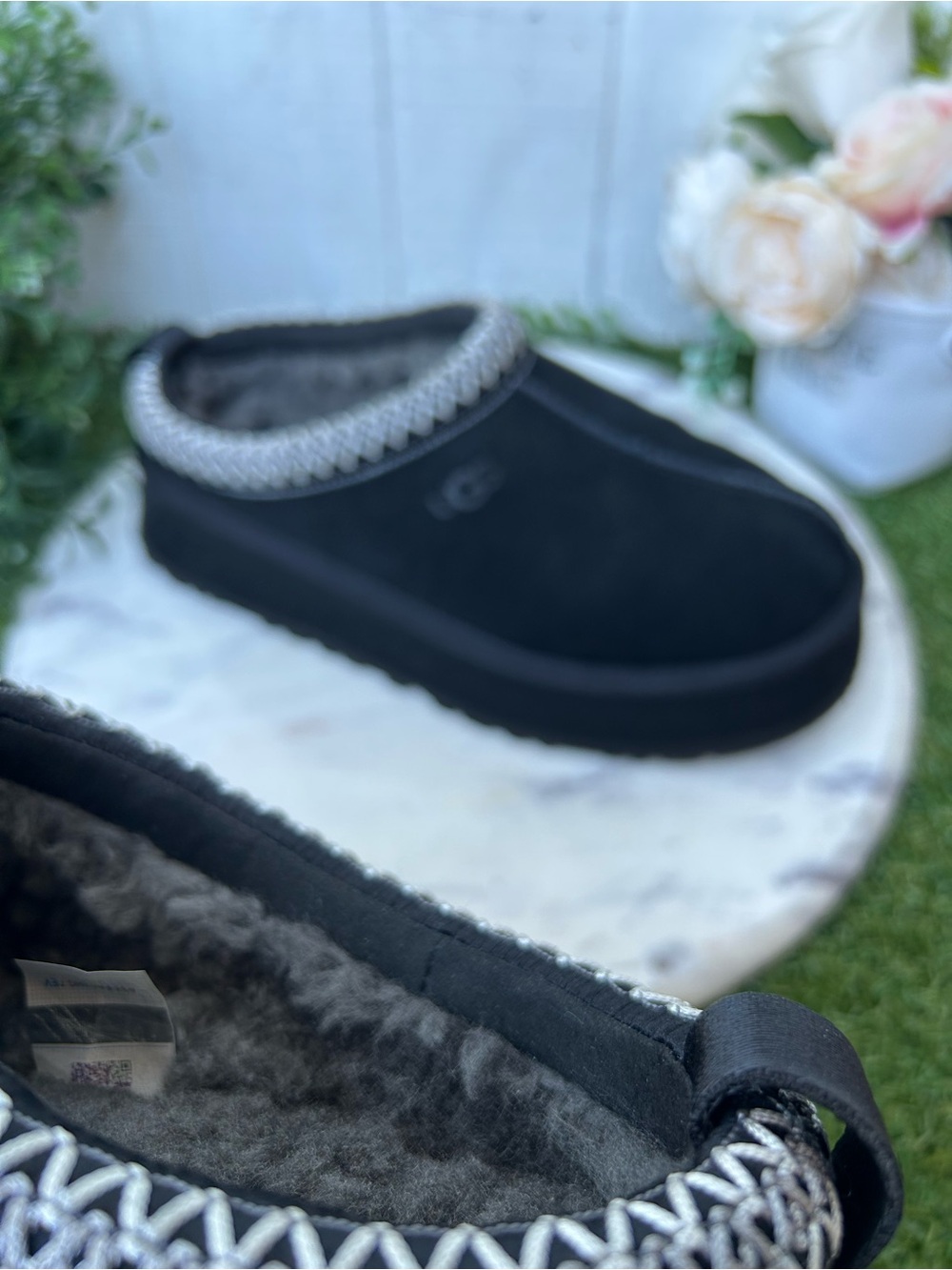 UGG Tazz women size 8
BestSeller/gently worn
Color. Black - Picture 15 of 16